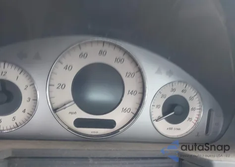 2008 Mercedes-Benz E 550 z USA, uszkodzony, nr VIN WDBUF72X18B232317